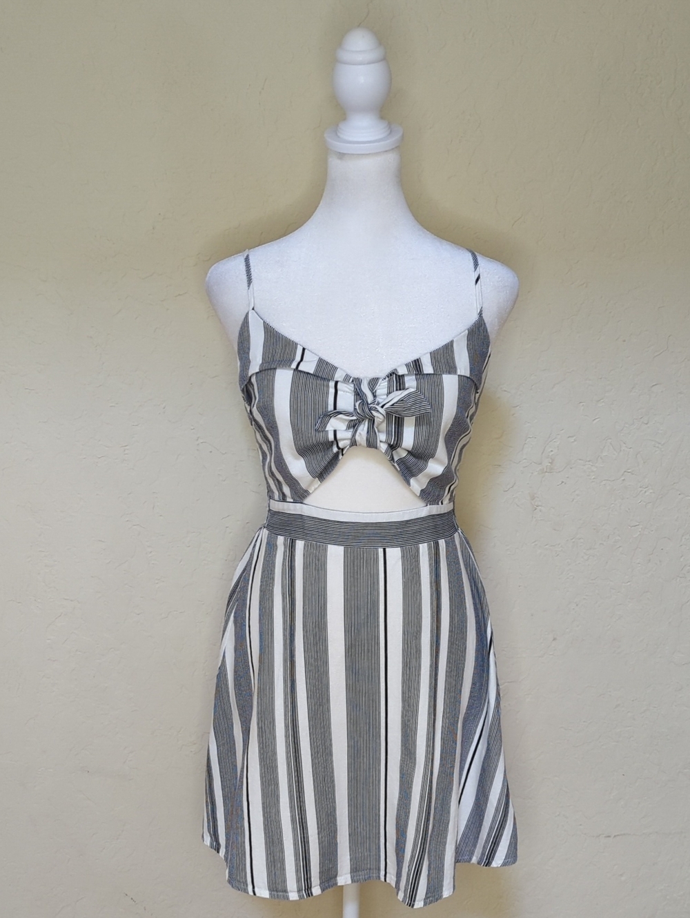 Cage Navy Striped Tie-Front Spaghetti Strap Cotton Mini Dress Size Small